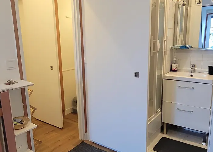 아파트 Cozy With A View Of The Eiffel Tower *